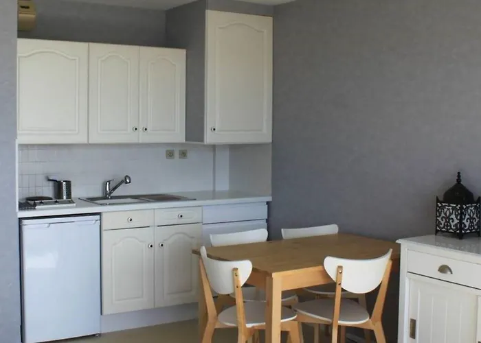 With Balcony On The Seafront Appartamento *